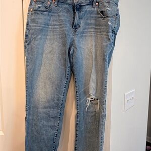 GAP Women's Light Blue Girlfriend Mid Rise with Distressed Knee